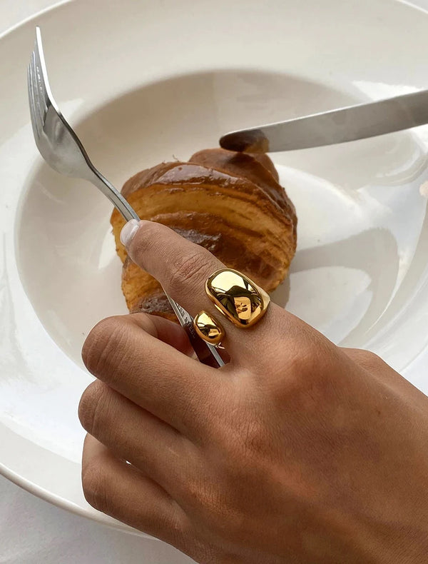 18K Gold-Plated Stainless Steel Ring – Simple Palace Style Fashion Jewelry for Women