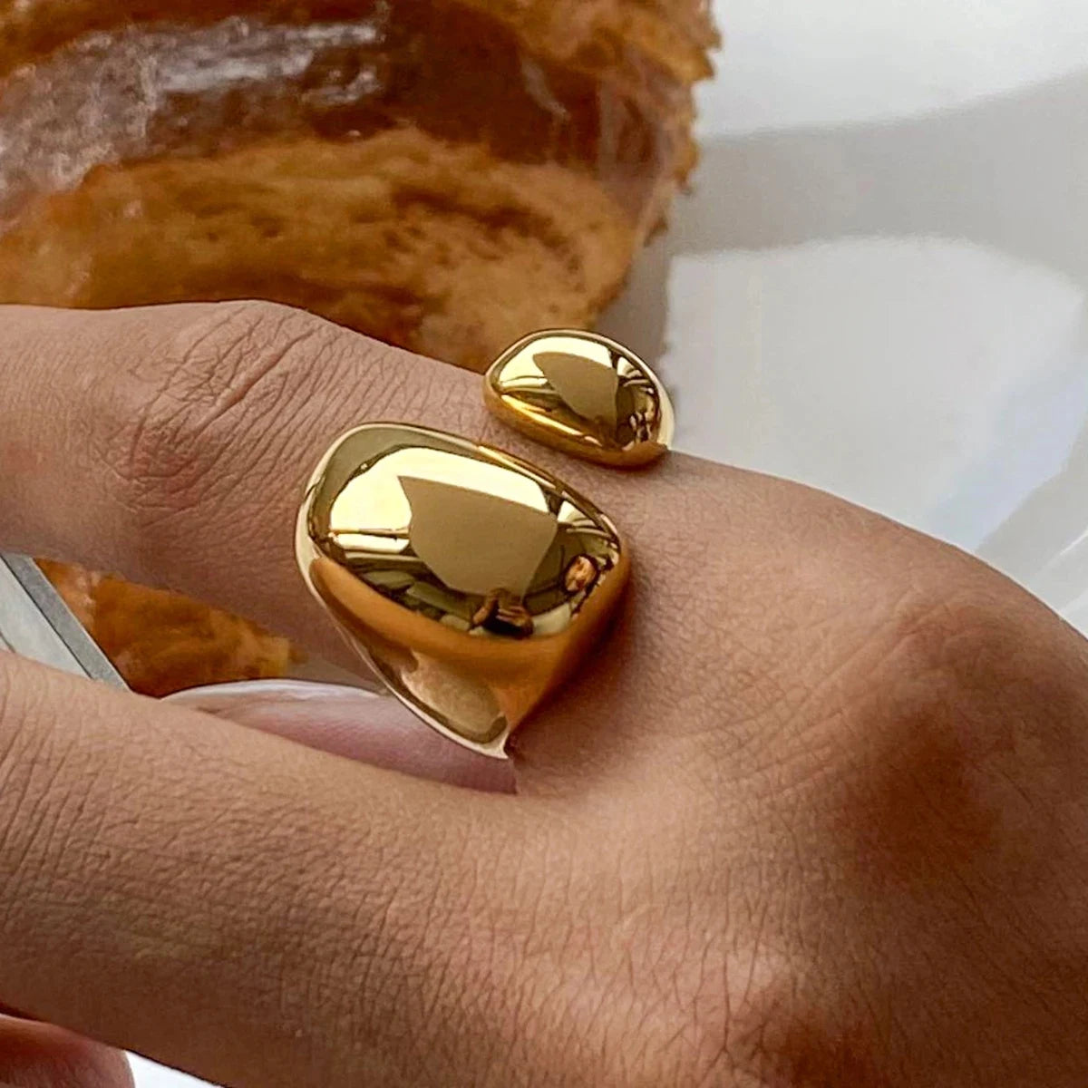 18K Gold-Plated Stainless Steel Ring – Simple Palace Style Fashion Jewelry for Women